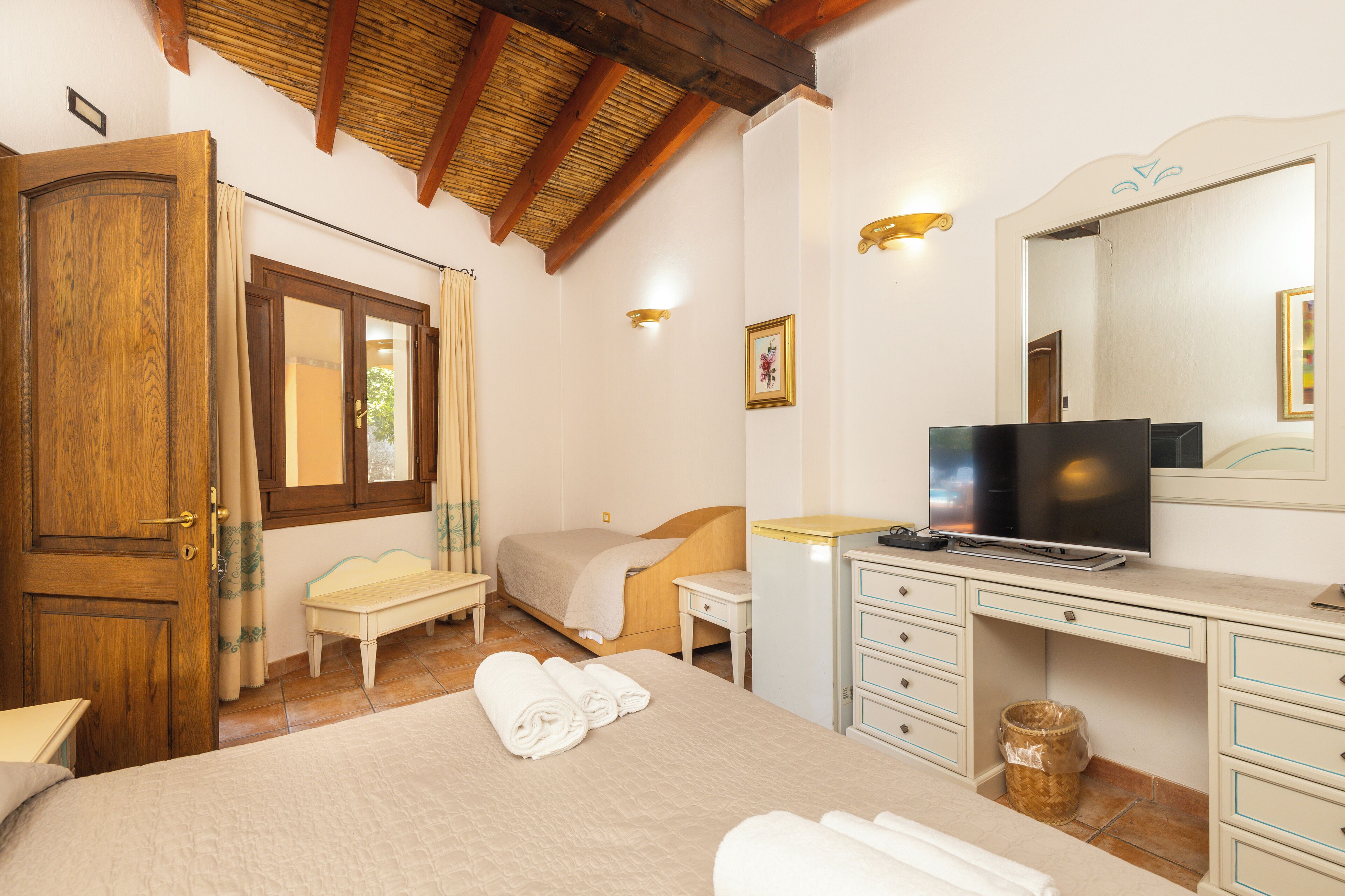 Una cassaforte in camera, una scrivania, Wi-Fi