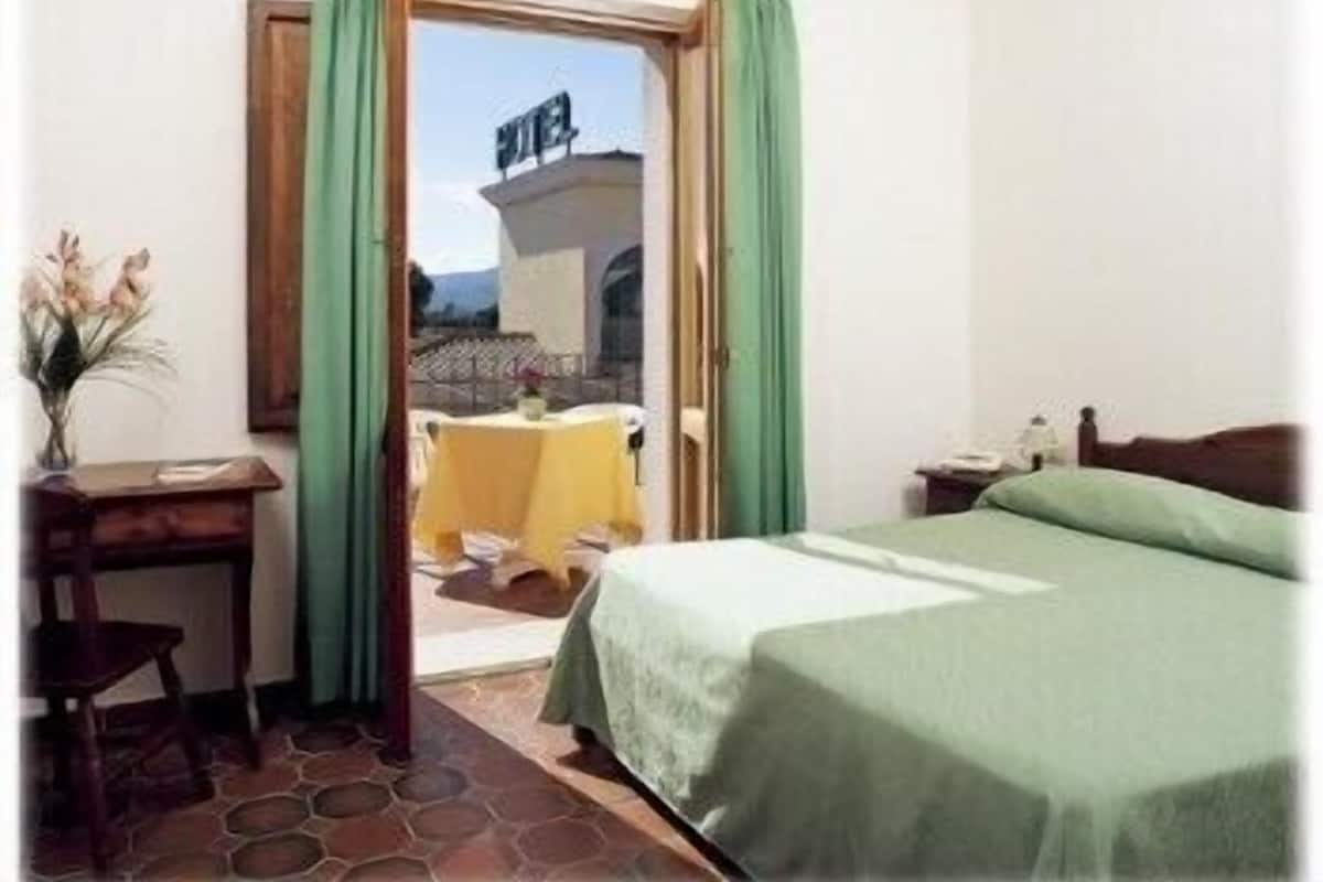 Zimmersafe, Schreibtisch, WLAN, Rollstuhlgeeignet