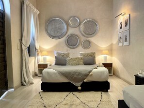 In-room safe, individually decorated, iron/ironing board, rollaway beds - Riad Jona (Marrakech)