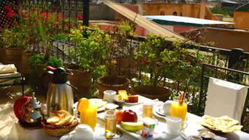 Free daily full breakfast