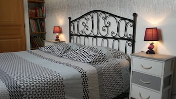 Colchones con pillow-top y tabla de planchar con plancha