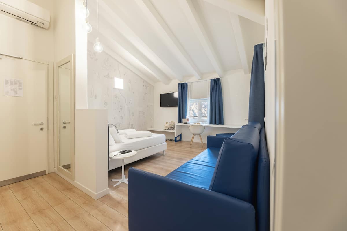 1 bedroom, frette italian sheets, premium bedding, minibar