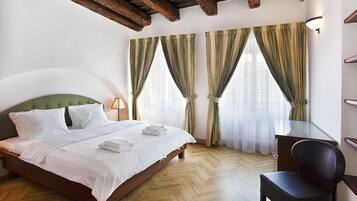 Apartment, 2 Bedrooms | 1 bedroom, iron/ironing board, free cribs/infant beds, free WiFi