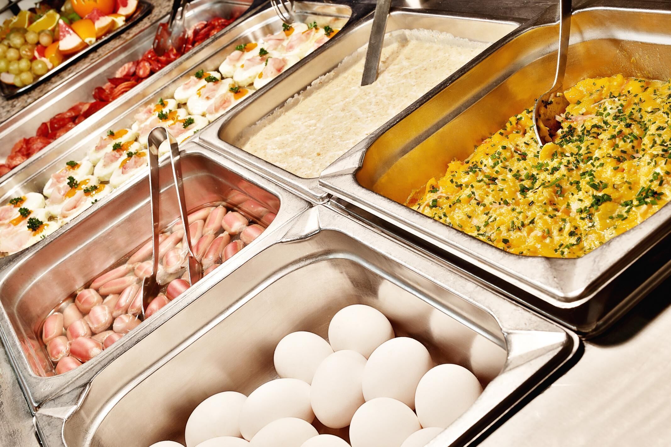Café da manhã com buffet todos os dias mediante uma taxa