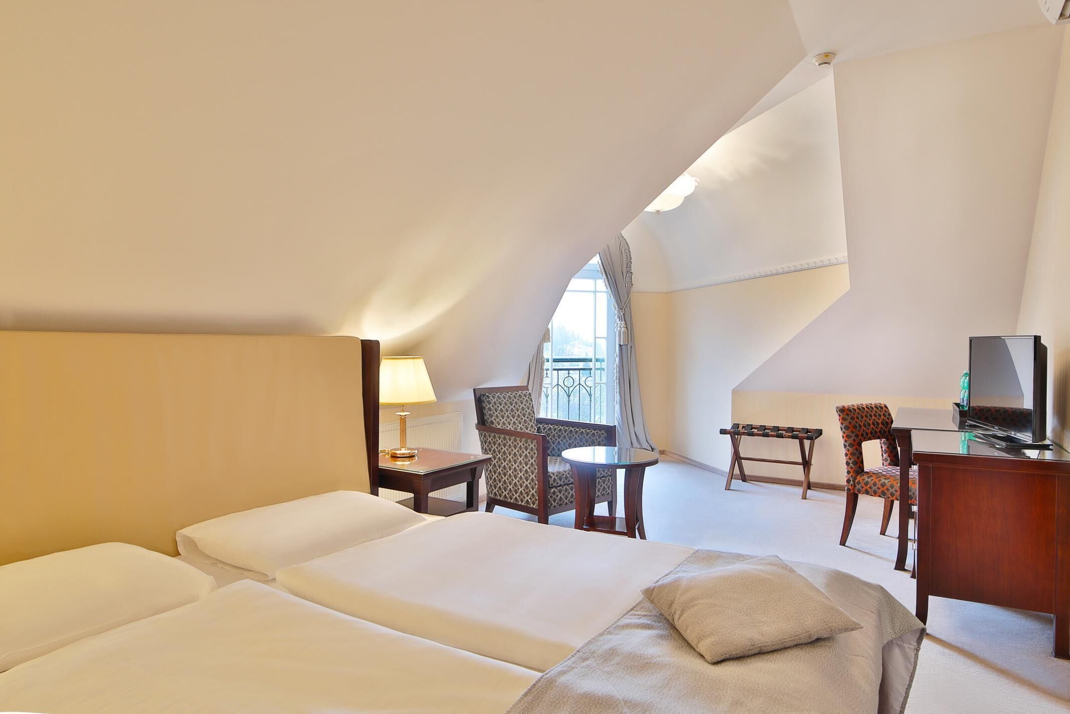 Ropa de cama hipoalergénica y minibar 