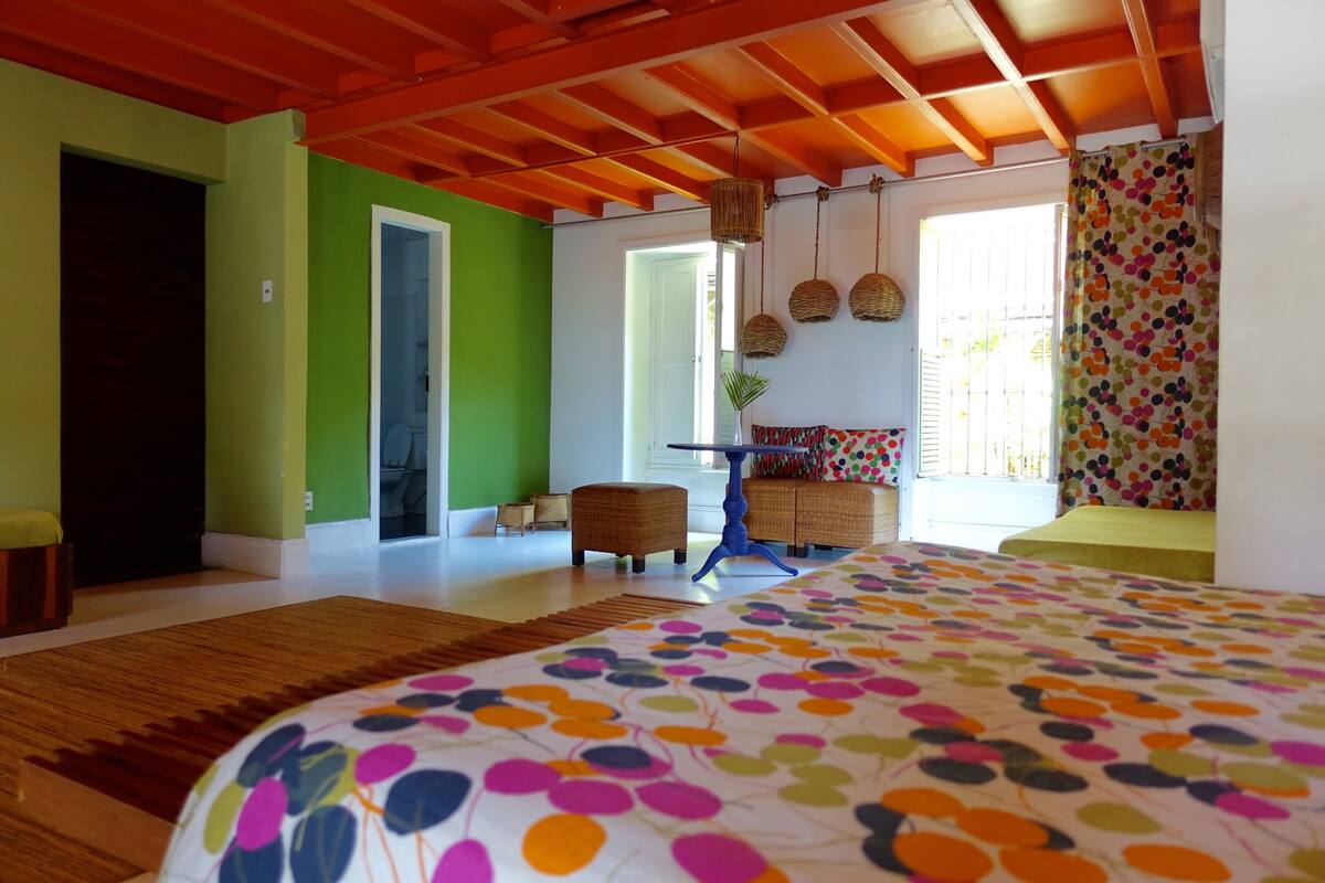 1 bedroom, individually decorated, individually furnished, bed sheets