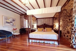Egyptian cotton sheets, desk, free cots/infant beds, free WiFi - Pazo Xan Xordo (Santiago de Compostela)