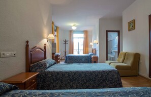 Habitación triple | Wifi gratis y ropa de cama