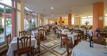 Desayuno continental todos los días (con cargo)