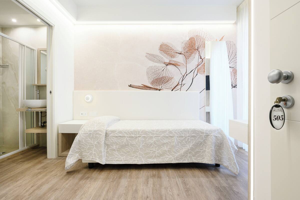 In-room safe, desk, cots/infant beds, free WiFi