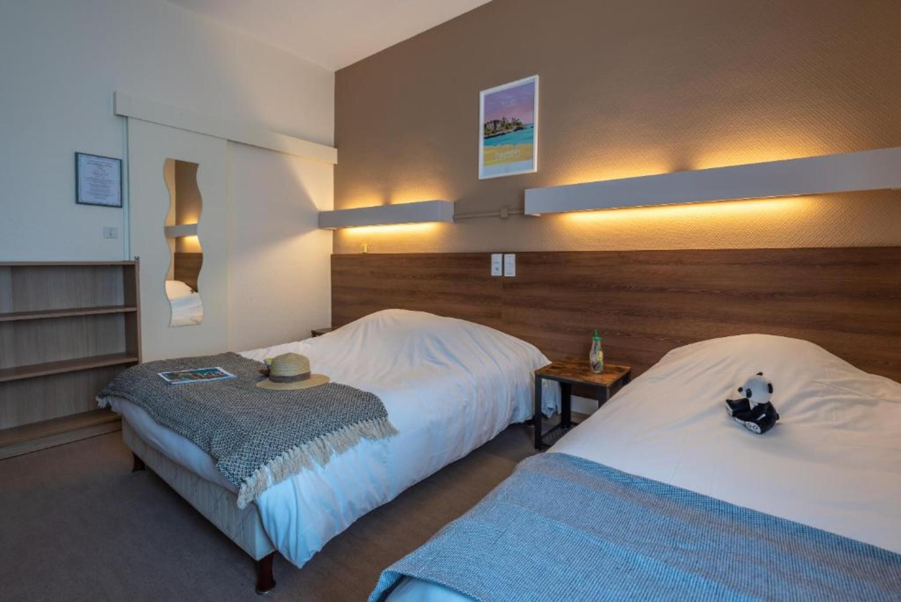 triple room, 1 bedroom | 1 bedroom, desk, iron/ironing board, free wifi