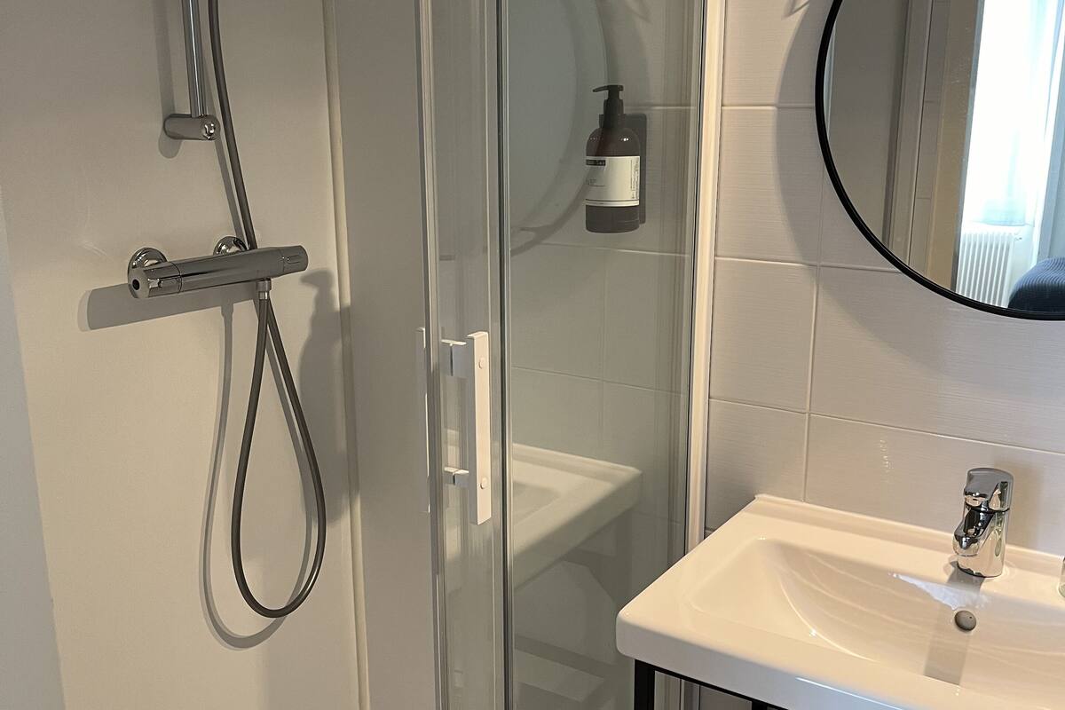 triple room, 1 bedroom | bathroom | free toiletries, hair dryer, towels