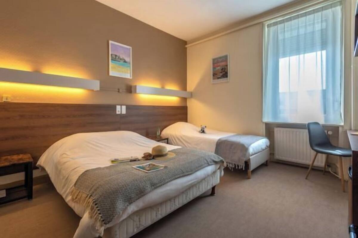 1 chambre, bureau, fer et planche à repasser, Wi-Fi gratuit