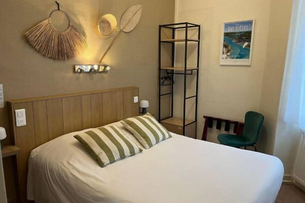 1 chambre, bureau, fer et planche à repasser, Wi-Fi gratuit