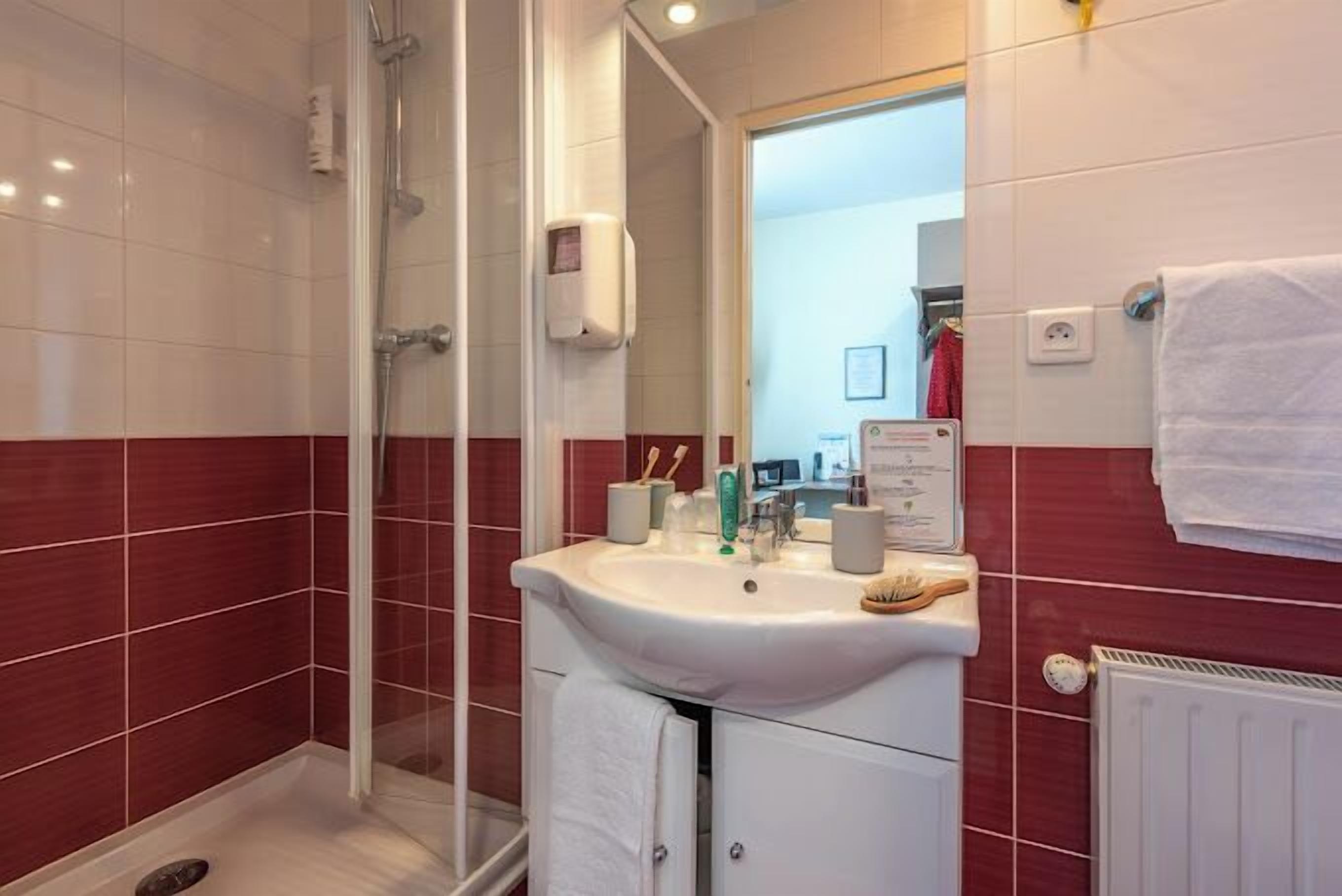 triple room, 1 bedroom | bathroom | free toiletries, hair dryer, towels