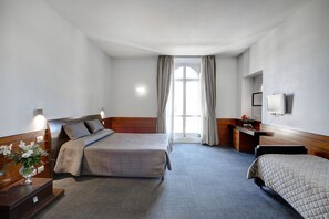 Dusj, toalettartikler (inkludert), hårføner og håndklær