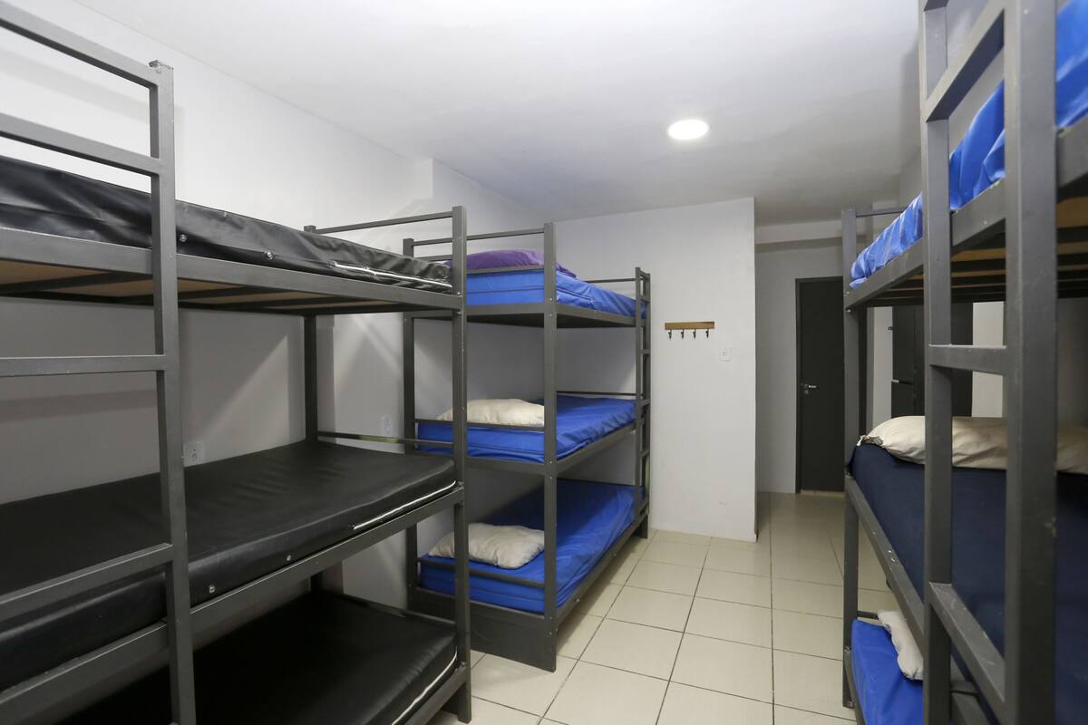 In-room safe, WiFi (free)
