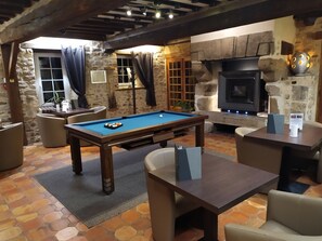 82-cm flat-screen TV with digital channels, TV, table tennis - Oasis (Villaines-la-Juhel)