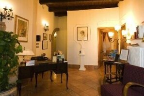 Reception - Mondo Antico Alloggio in Città B&B (Cesena)