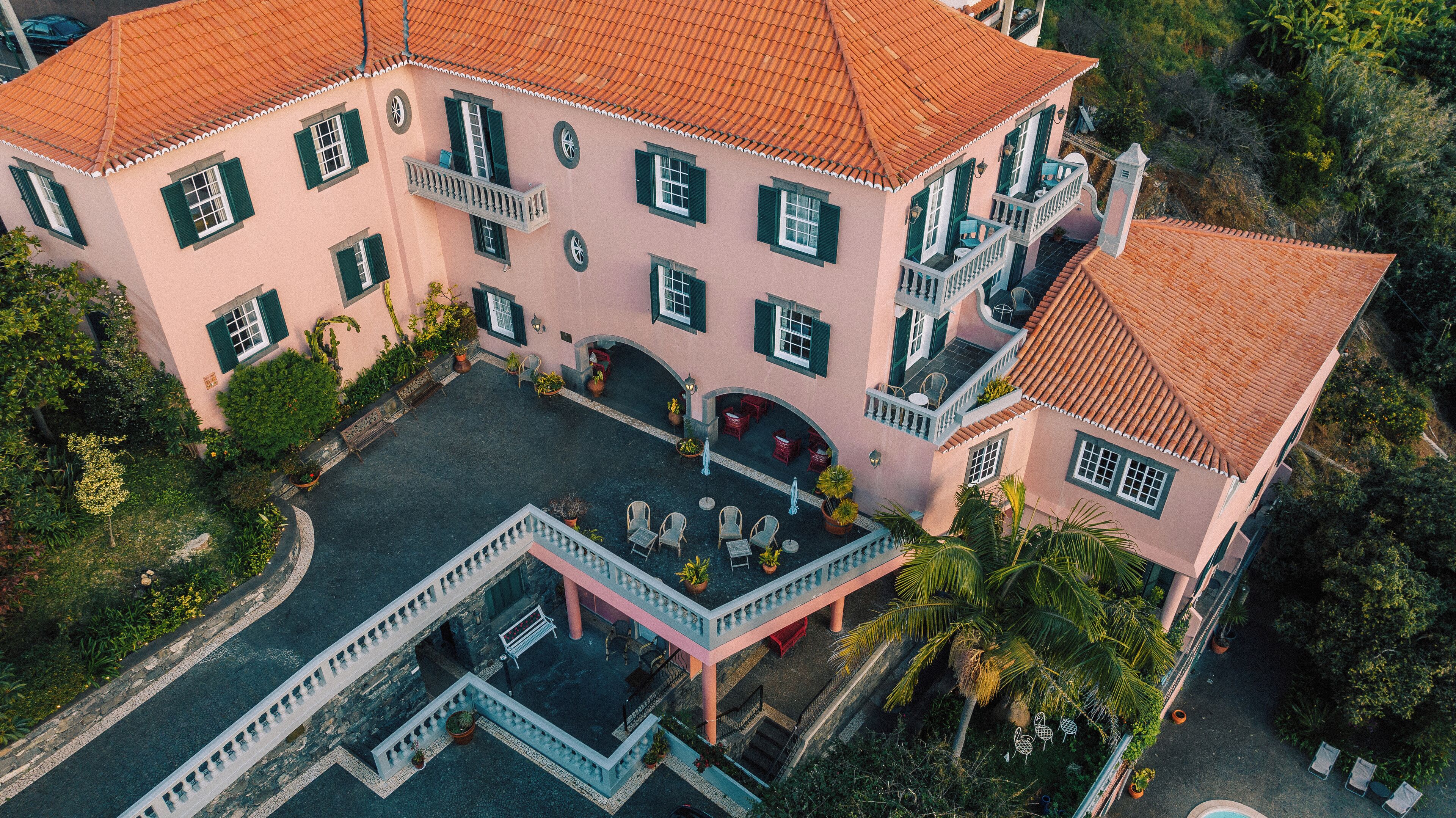 1 bedroom, in-room safe, individually decorated, individually furnished