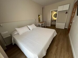 1 bedroom, in-room safe, blackout curtains, iron/ironing board - Aparthotel Pinosol (Javea)
