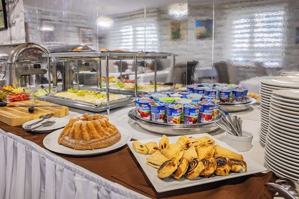 Tägliches inbegriffenes Frühstücksbuffet