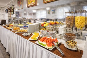 Free daily buffet breakfast
