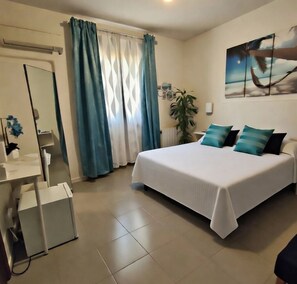 Basic Double Room, 1 Double or 2 Single Beds, Non Smoking