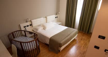 Master Hotel