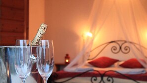 Vila tradicional, 1 quarto | Cofres nos quartos, individualmente decorados