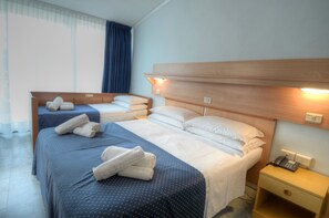 Chambre (Style - Attic) | Surmatelas, minibar, coffres-forts dans les chambres, bureau