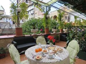 Daily cooked-to-order breakfast for a fee - Bed & Breakfast Medea (Naples)