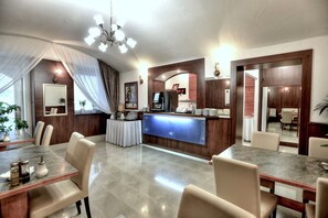 Free daily full breakfast - Royal Plaza (Prague)