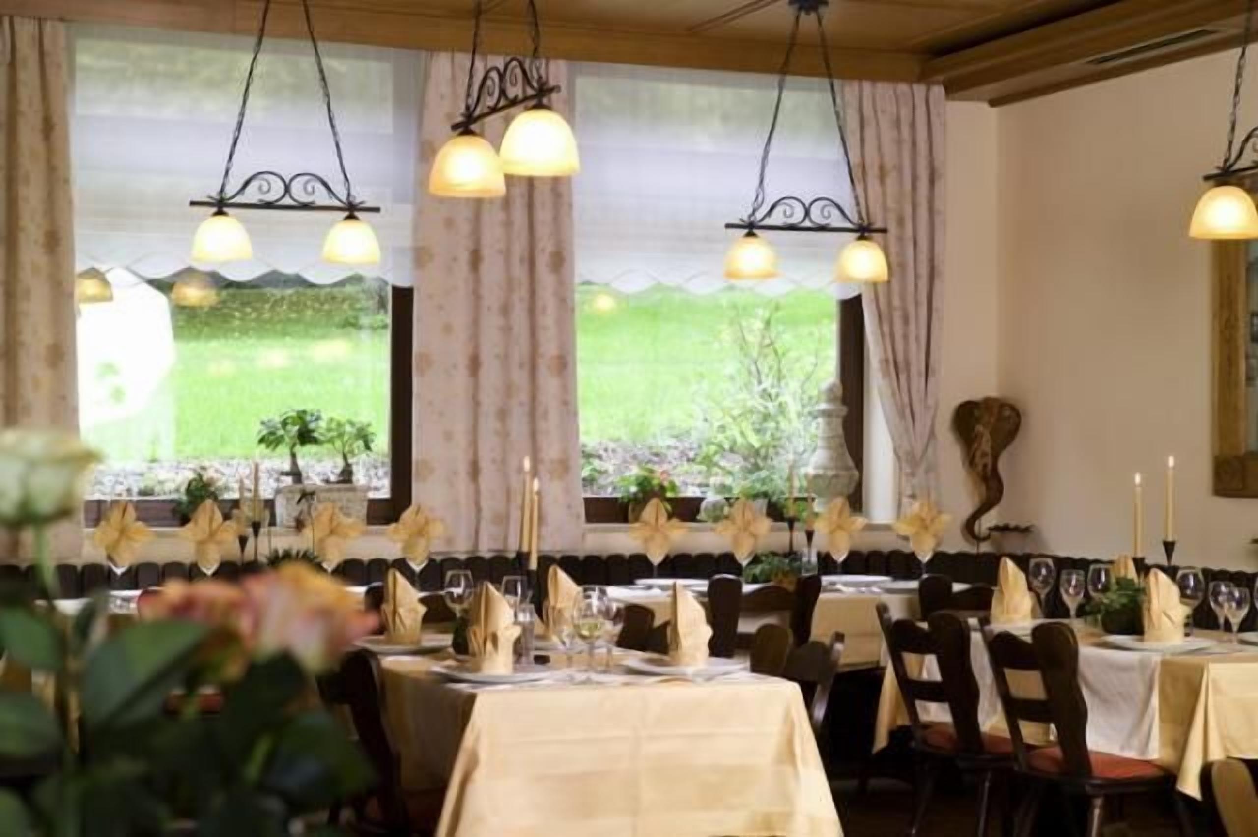 breakfast, lunch, dinner served; regional cuisine