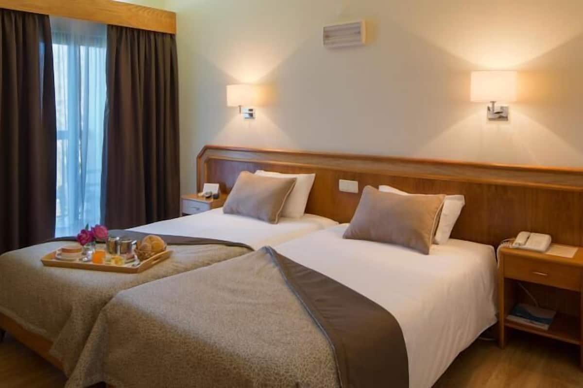 In-room safe, desk, rollaway beds, free WiFi