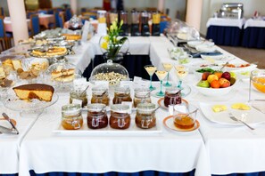 Ilmainen päivittäinen buffetaamiainen