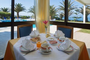 Free daily buffet breakfast  - São Jorge Garden (Velas)
