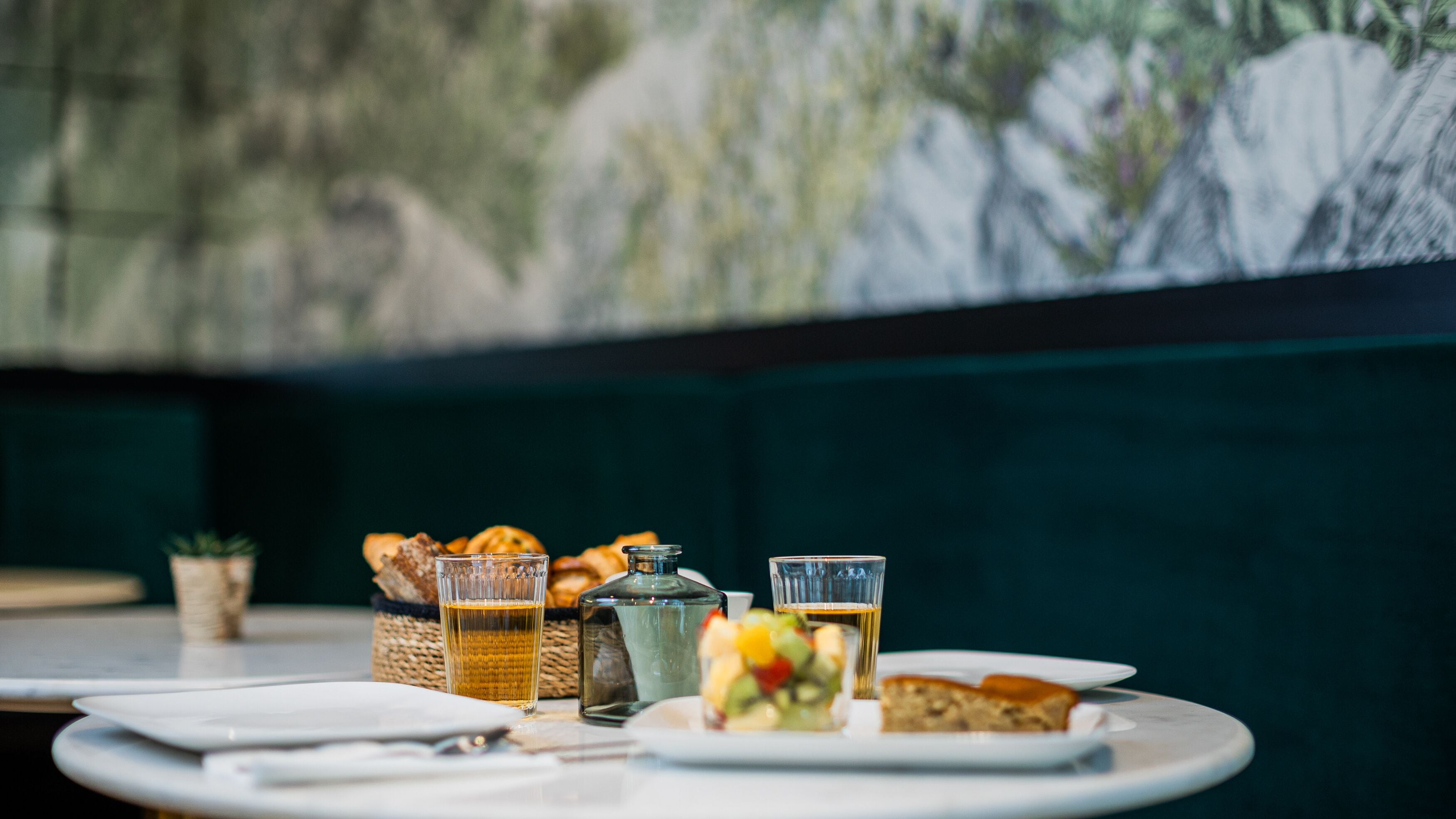 Kontinental frukost varje dag (EUR 13 per person)