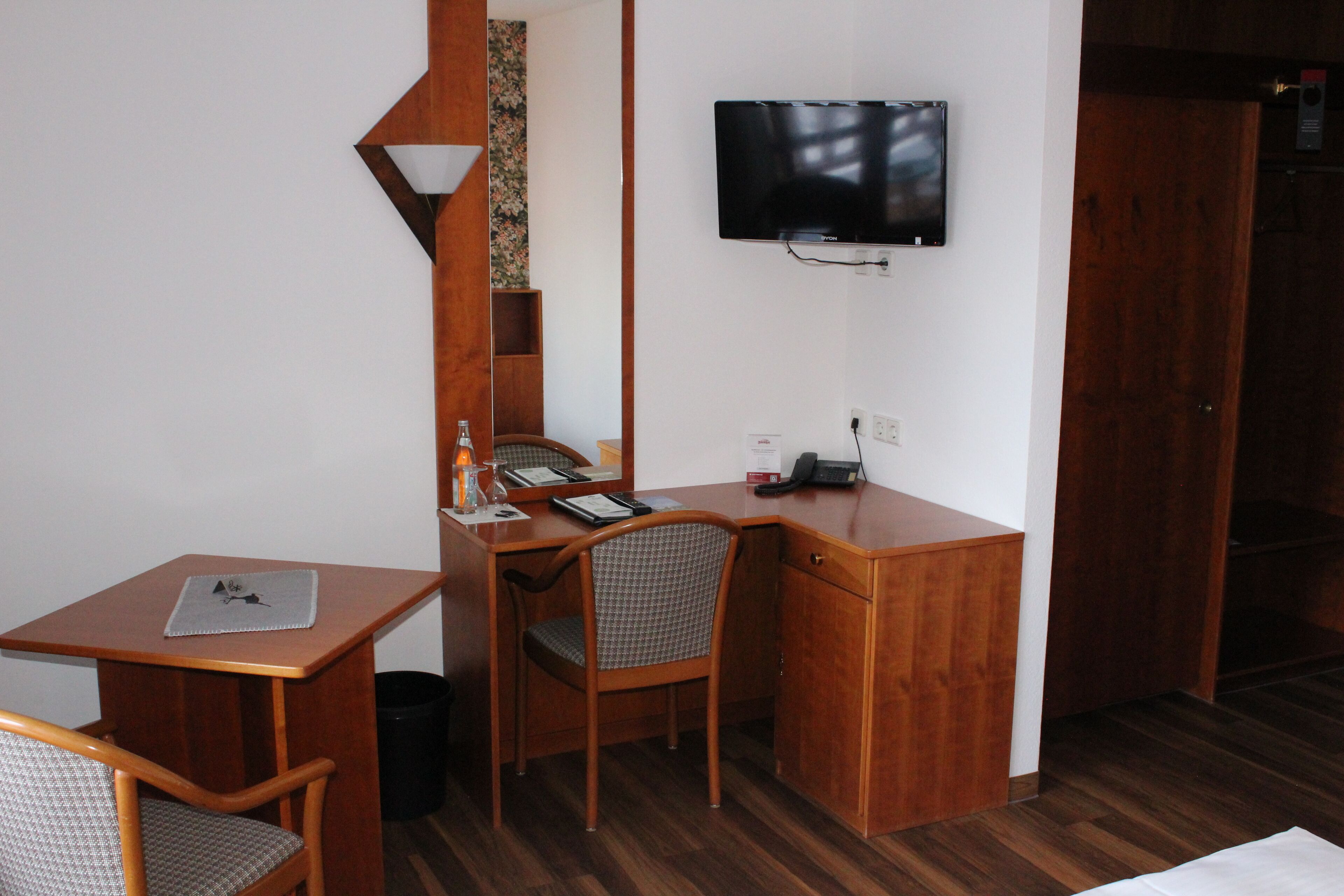 double room | living area | flat-screen tv