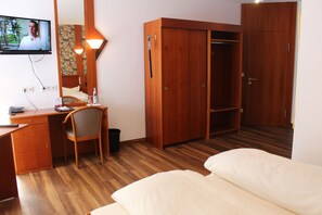 Driepersoonskamer | Televisie