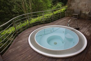 Bathtub spa outdoor