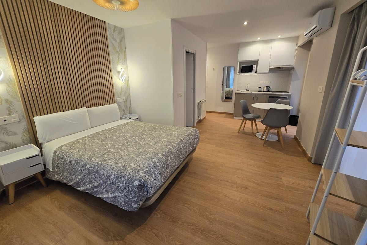Studio | Verduisterende gordijnen, gratis wifi, beddengoed