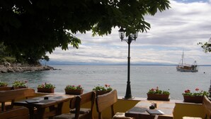 Unclassified image, 5 of 100, button - Hotel Villa Schubert (Opatija)