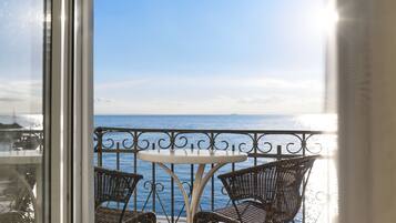 Superior tweepersoonskamer, balkon, uitzicht op zee | Balkon