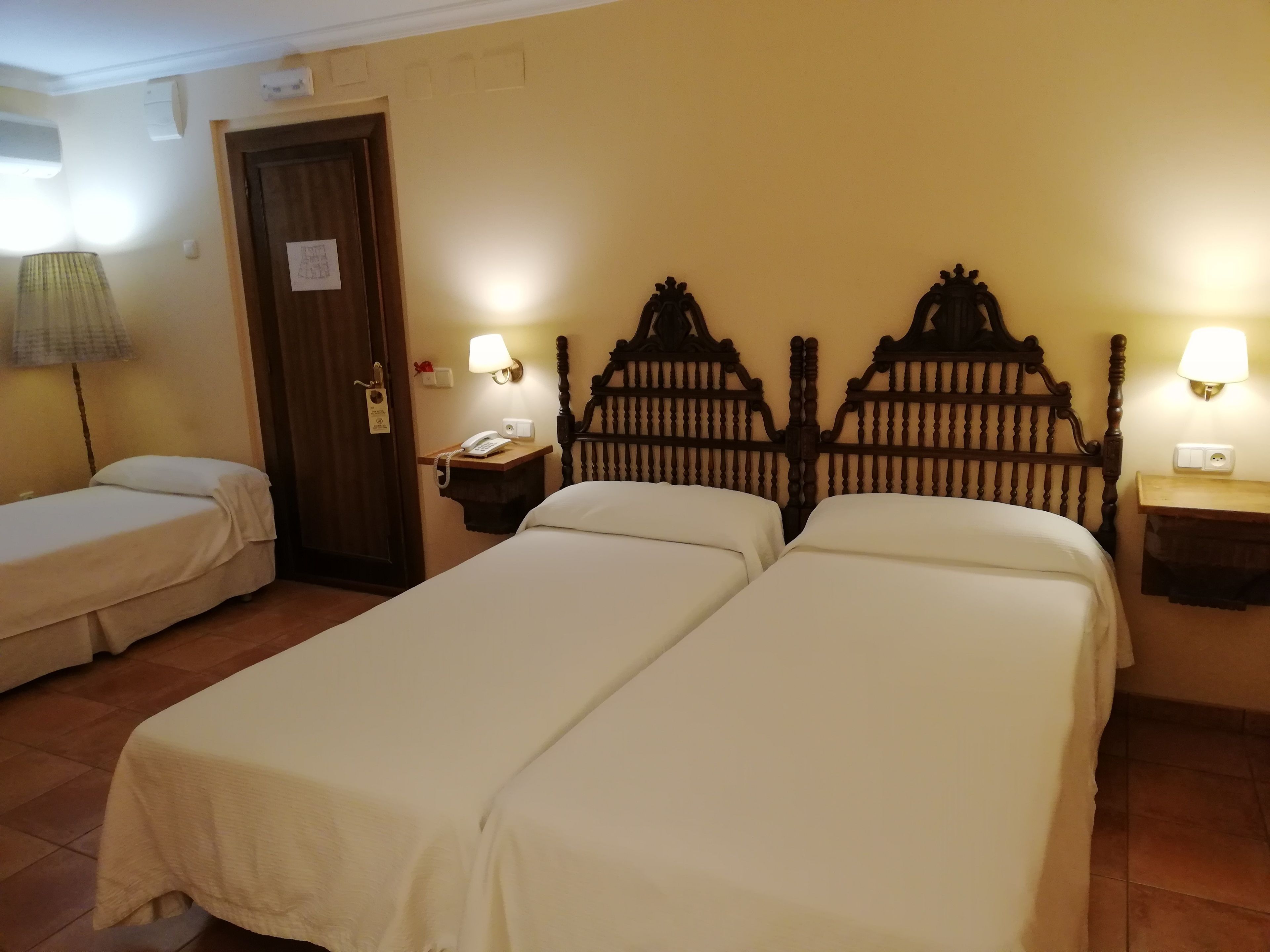 double room | minibar, in-room safe, desk, rollaway beds