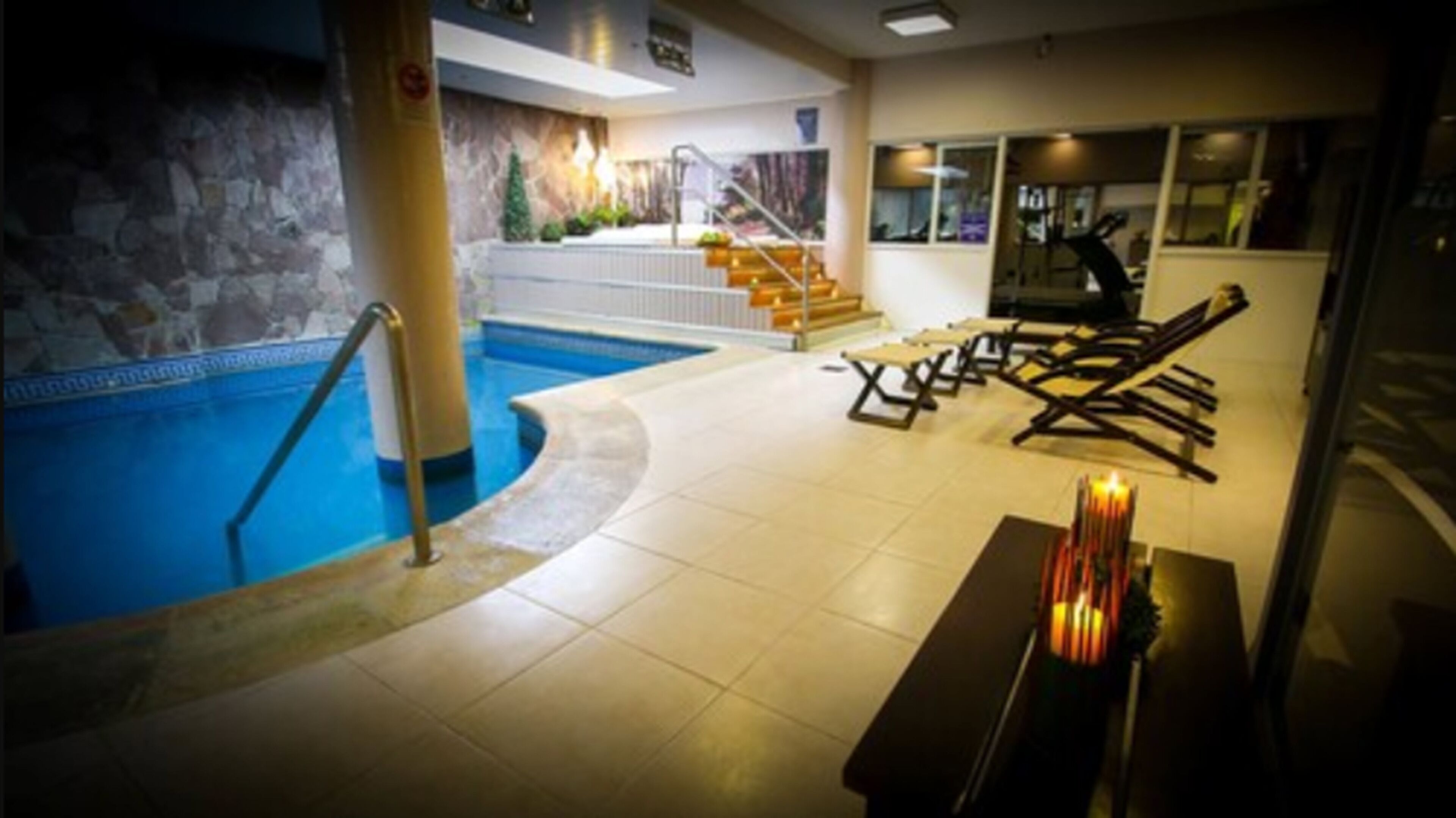couples treatment room(s), sauna, hot tub, body treatments, mud baths