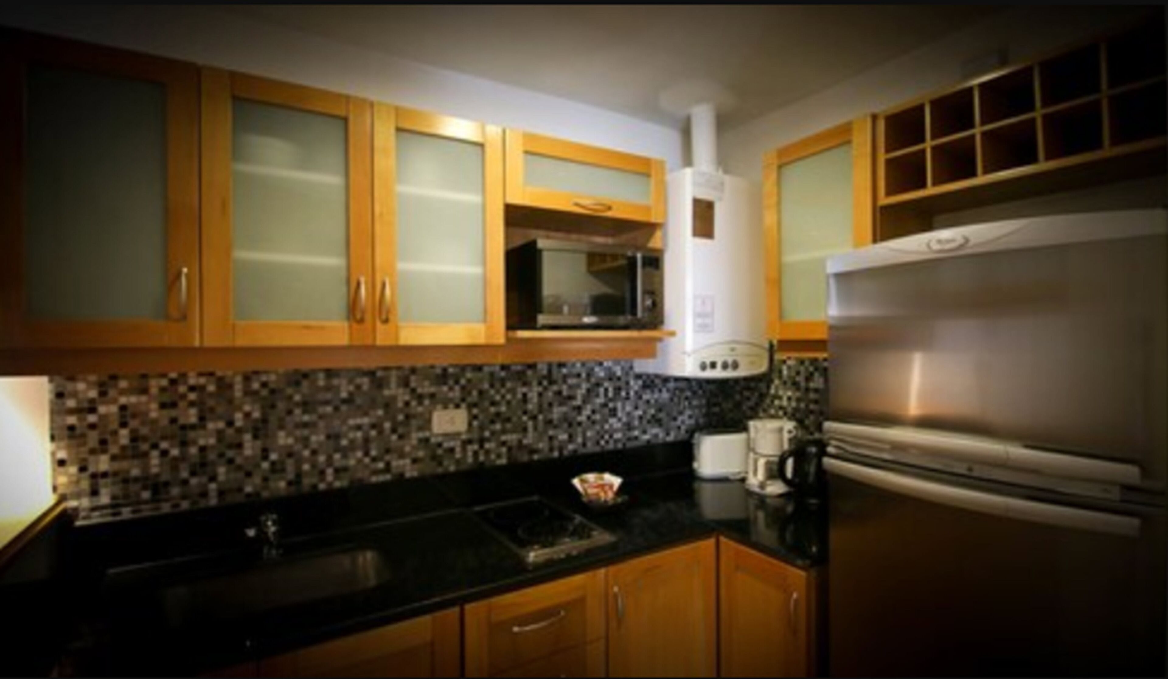 fridge, microwave, stovetop, coffee/tea maker