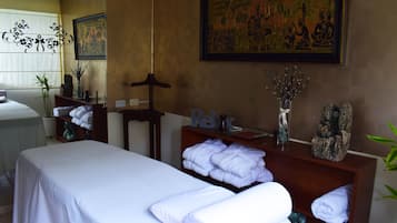 Tratamientos faciales y manicures y pedicures