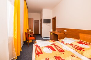10 bedrooms, minibar, desk, soundproofing - Hotel Morava (Znojmo)