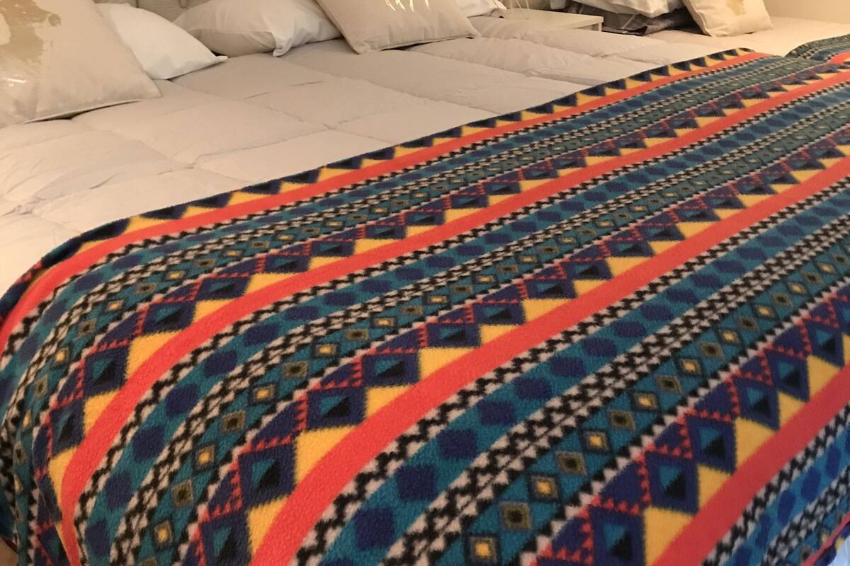 Habitación triple clásica | Wifi gratis y ropa de cama